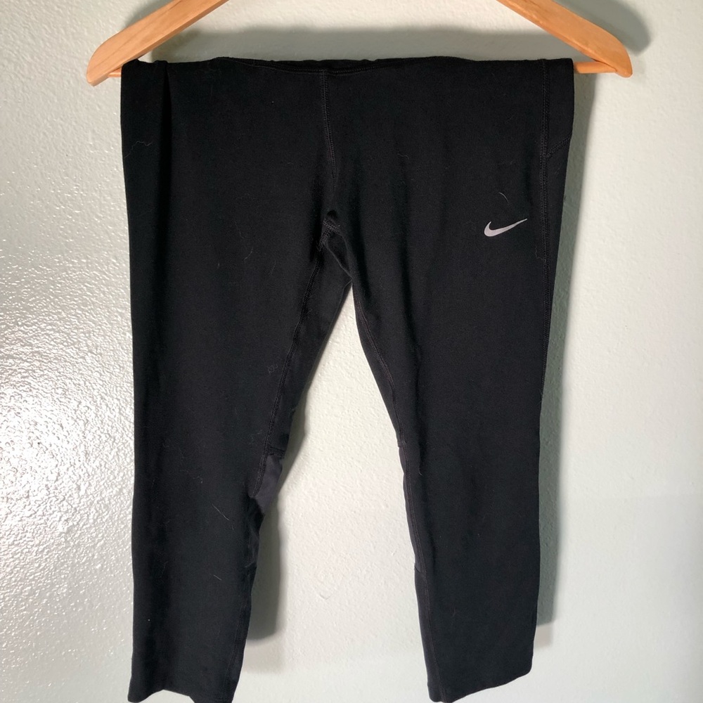 Nike dry fit women’s Capri yoga pants